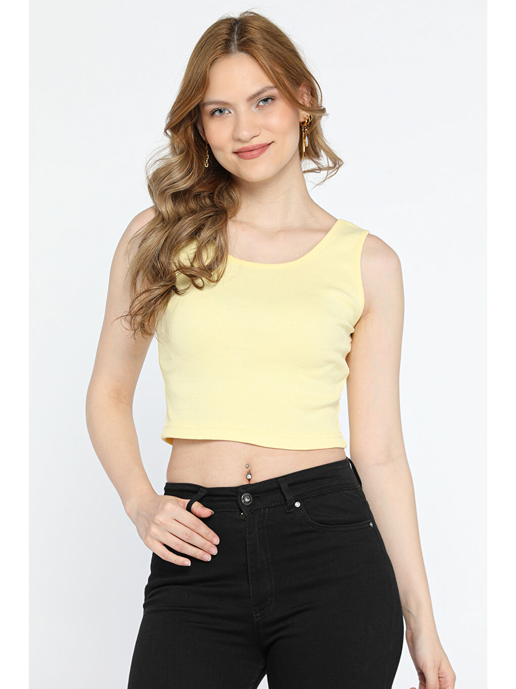 GÜLSELİ Sarı Kalın Askılı Elastanlı Kadın Kaşkorse Crop Tops Bluz