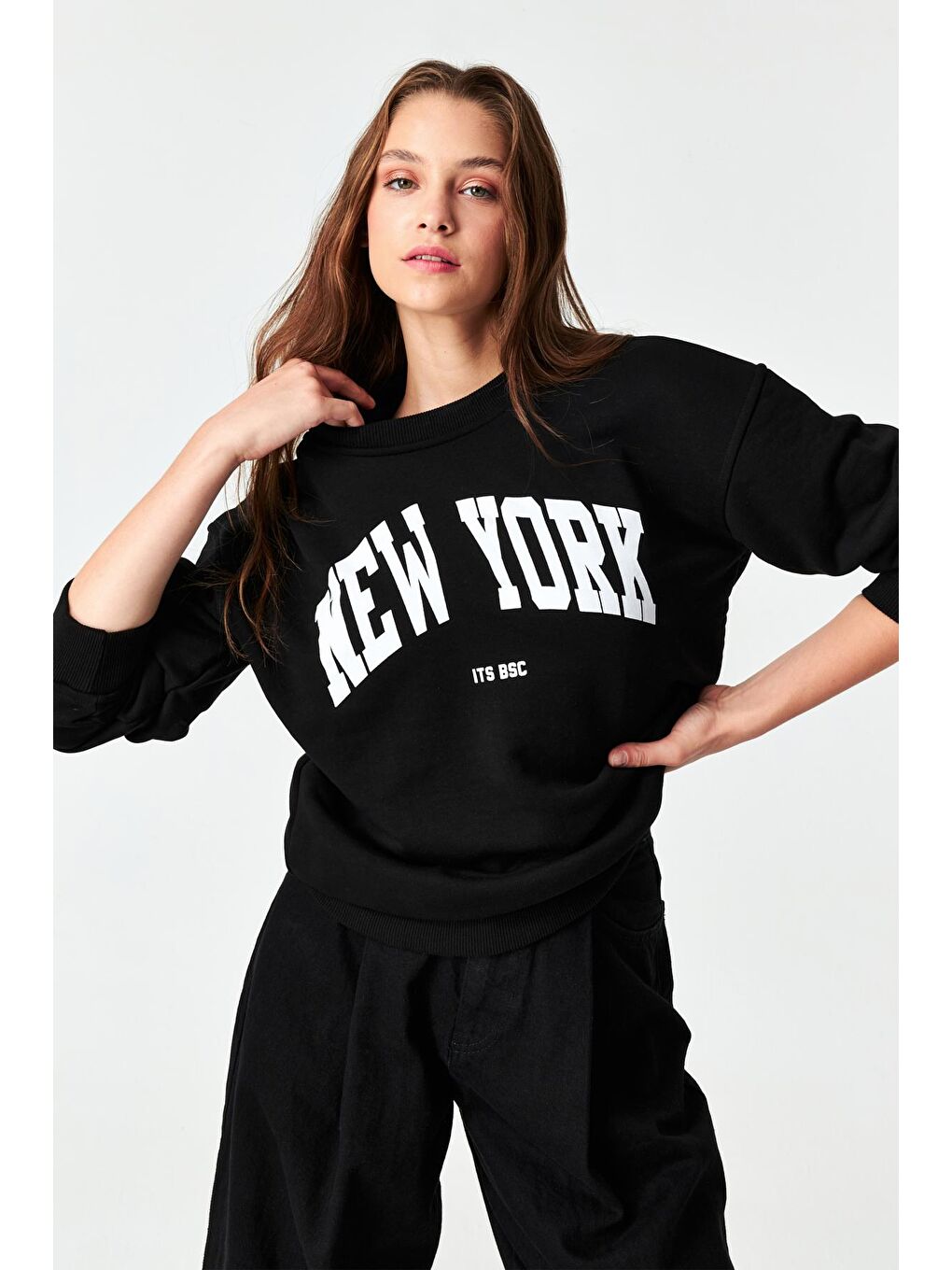 it's basic Siyah Kadın Siyah Renk New York Baskılı Oversize Üç İplik Sweatshirt