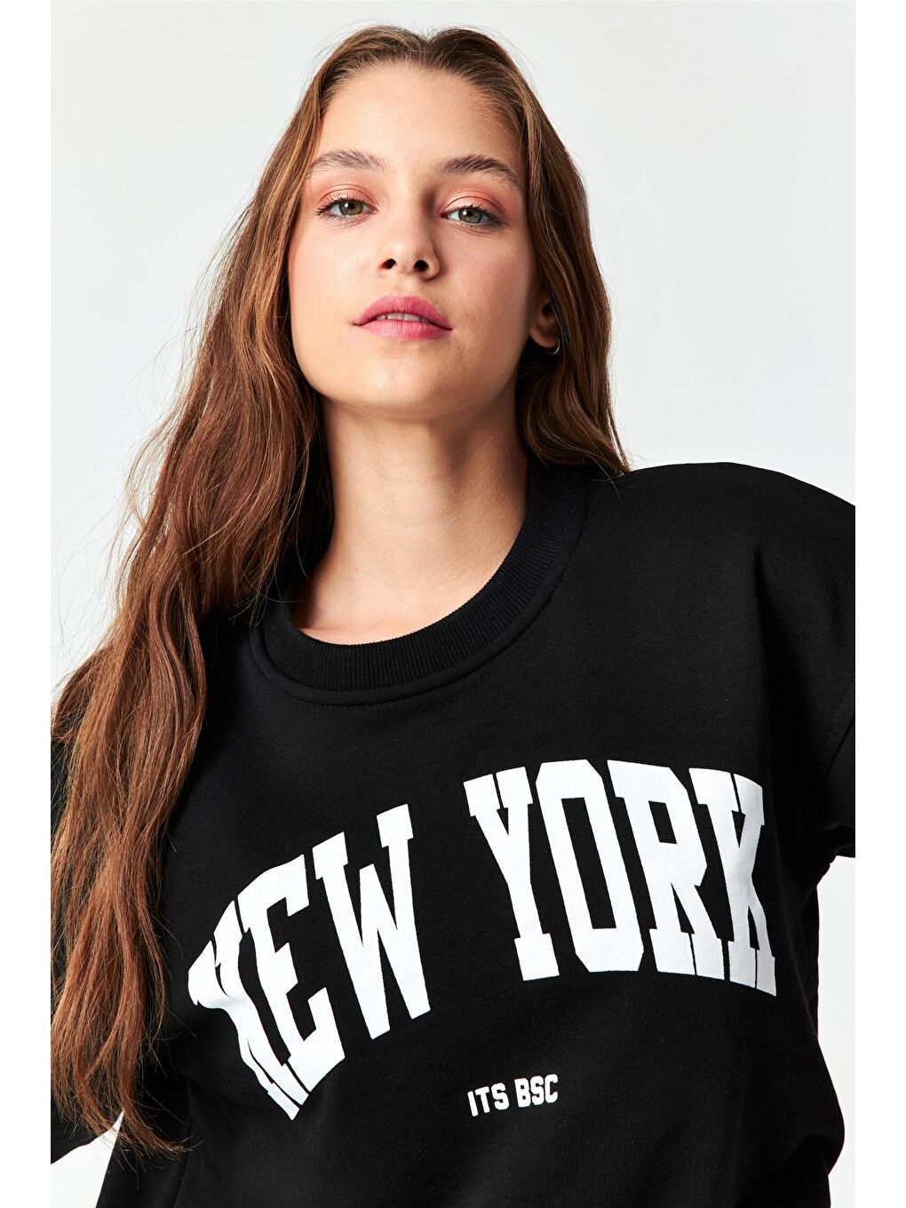 it's basic Siyah Kadın Siyah Renk New York Baskılı Oversize Üç İplik Sweatshirt - 1