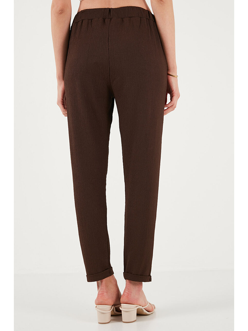 Kahverengi Belden Bağlamalı Cepli Kısa Paça Dar Kesim Pantolon 5869017-6