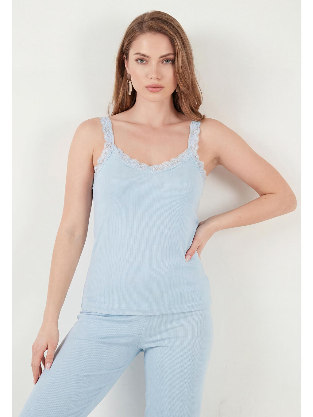 Mavi Regular Fit Güpür Detaylı Askılı Yuvarlak Yaka Kadın Pijama Takımı 65770822-2