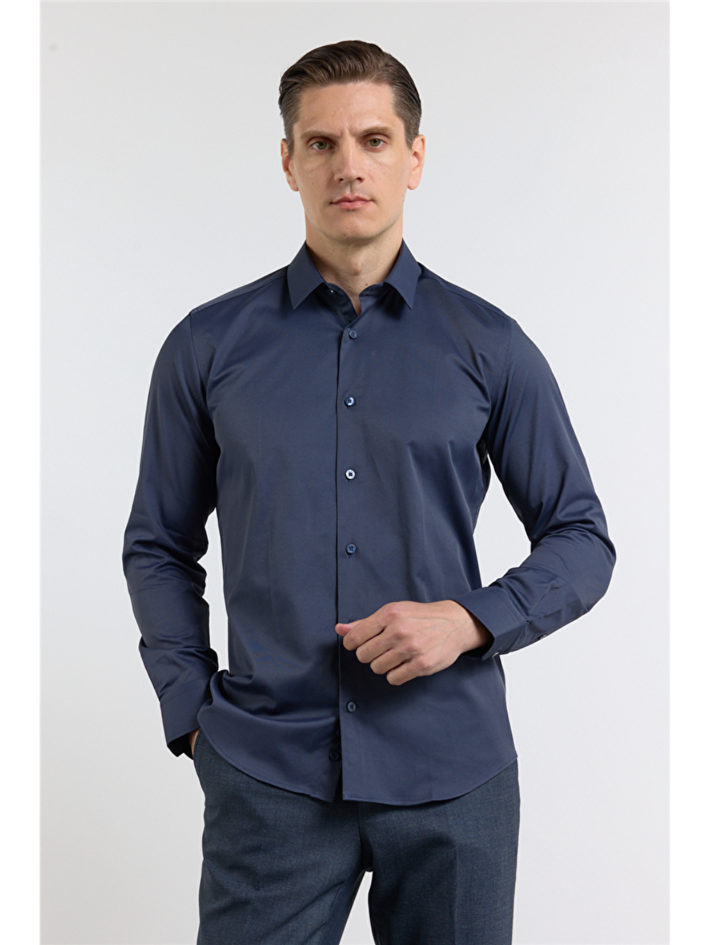 Koyu Lacivert Sert Yaka Uzun Kol Cepsiz Slim Fit Pamuklu Gömlek 1004255228-2