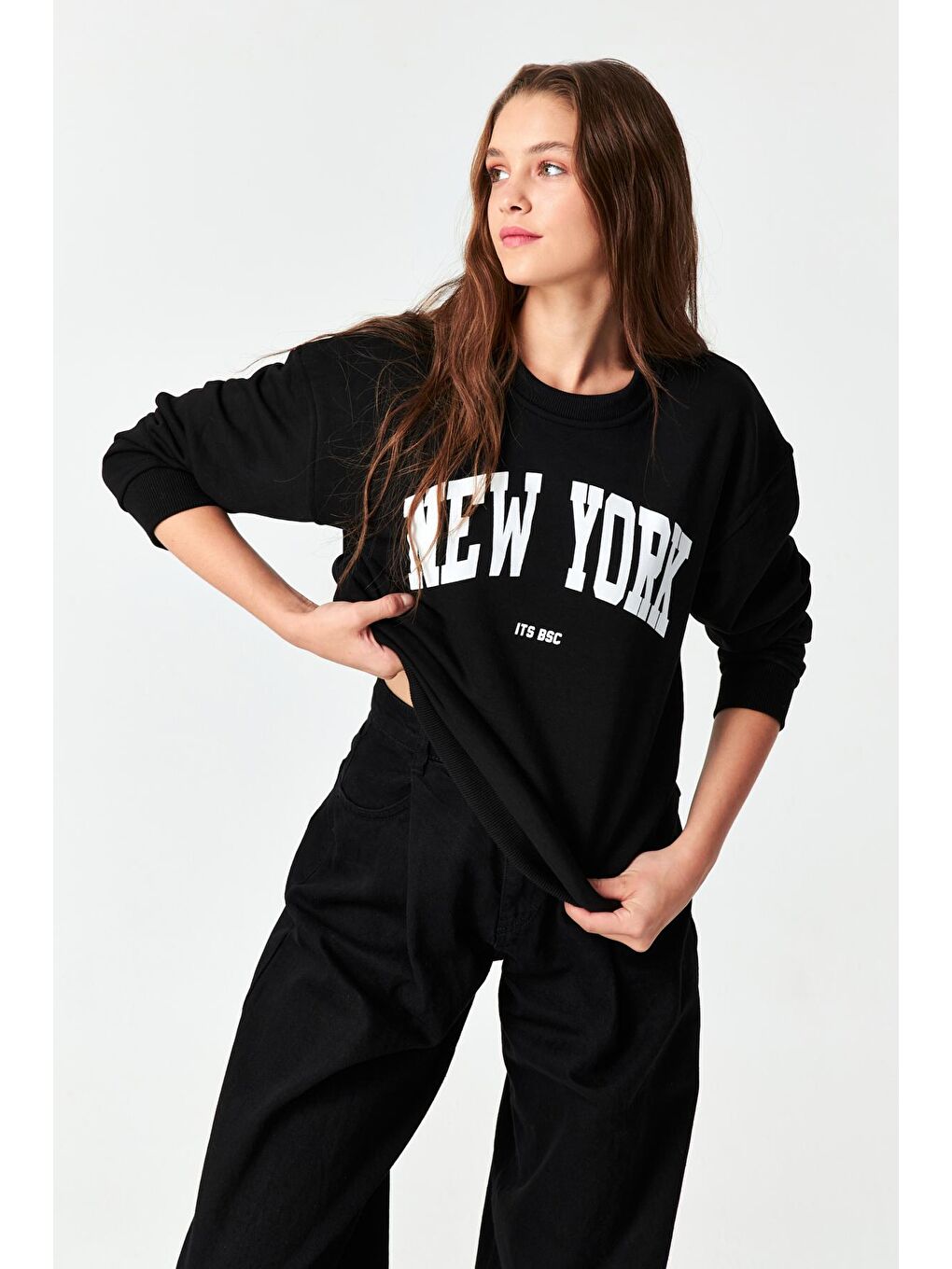 it's basic Siyah Kadın Siyah Renk New York Baskılı Oversize Üç İplik Sweatshirt - 3