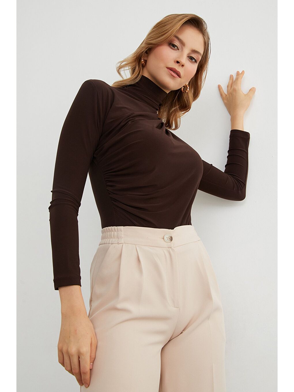 Kahverengi Drapeli Balıkçı Yaka Bluz-2