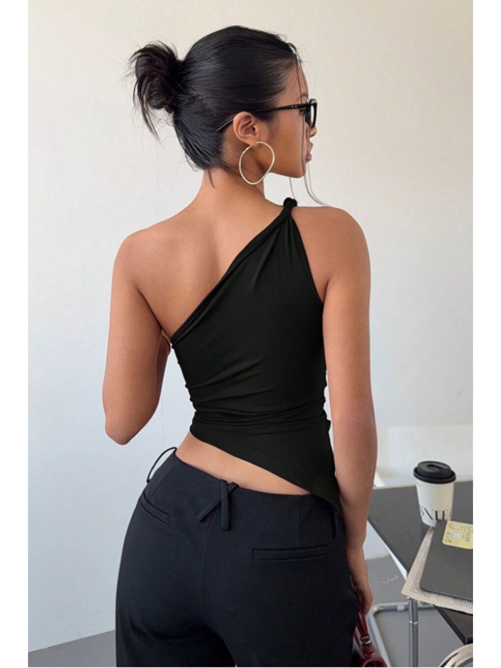Siyah Kadın Tek Omuz Bluz Asimetrik Kesim Elastanlı Crop ve Modern Tasarım-5