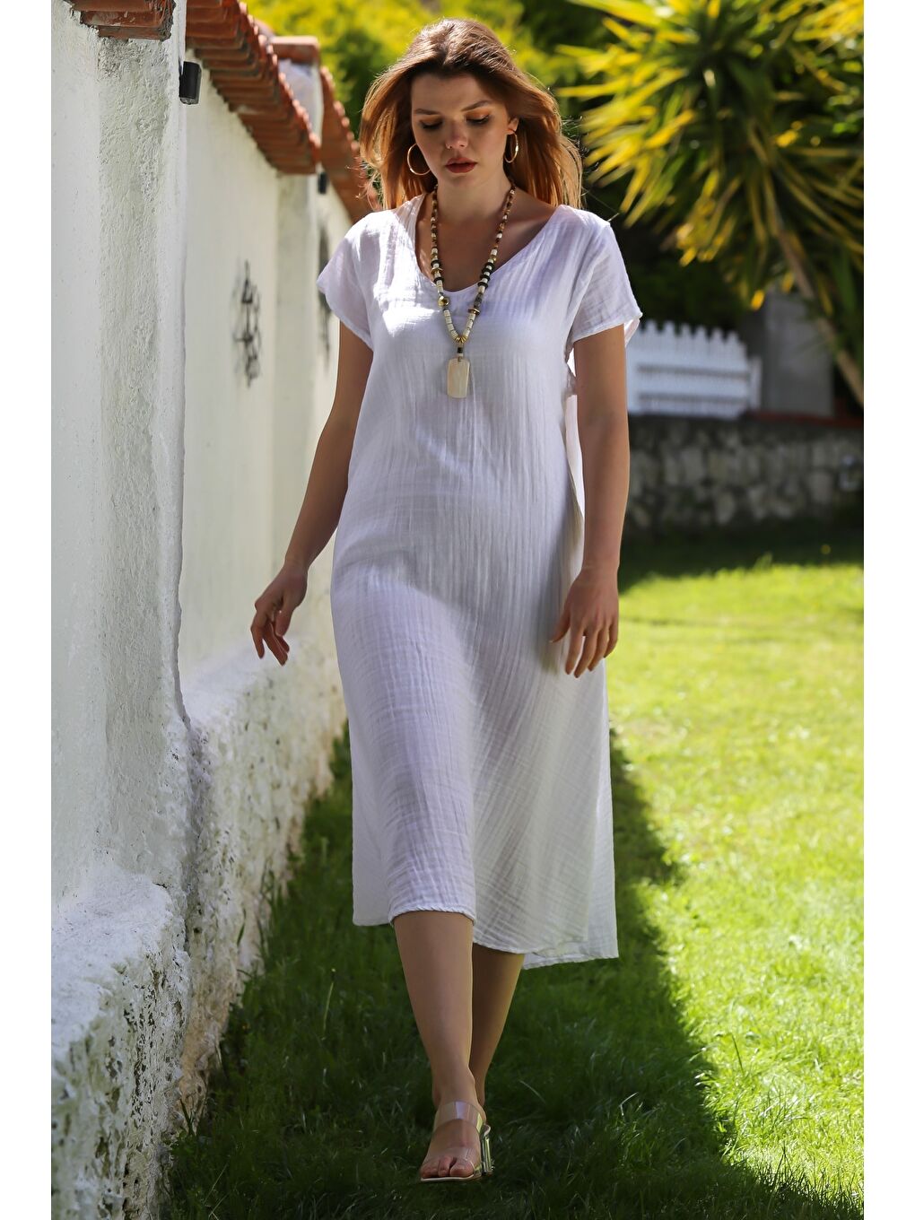 Beyaz V Yaka Düşük Kol Casual Müslin Dokuma Elbise Kloş Etek 115 63-3