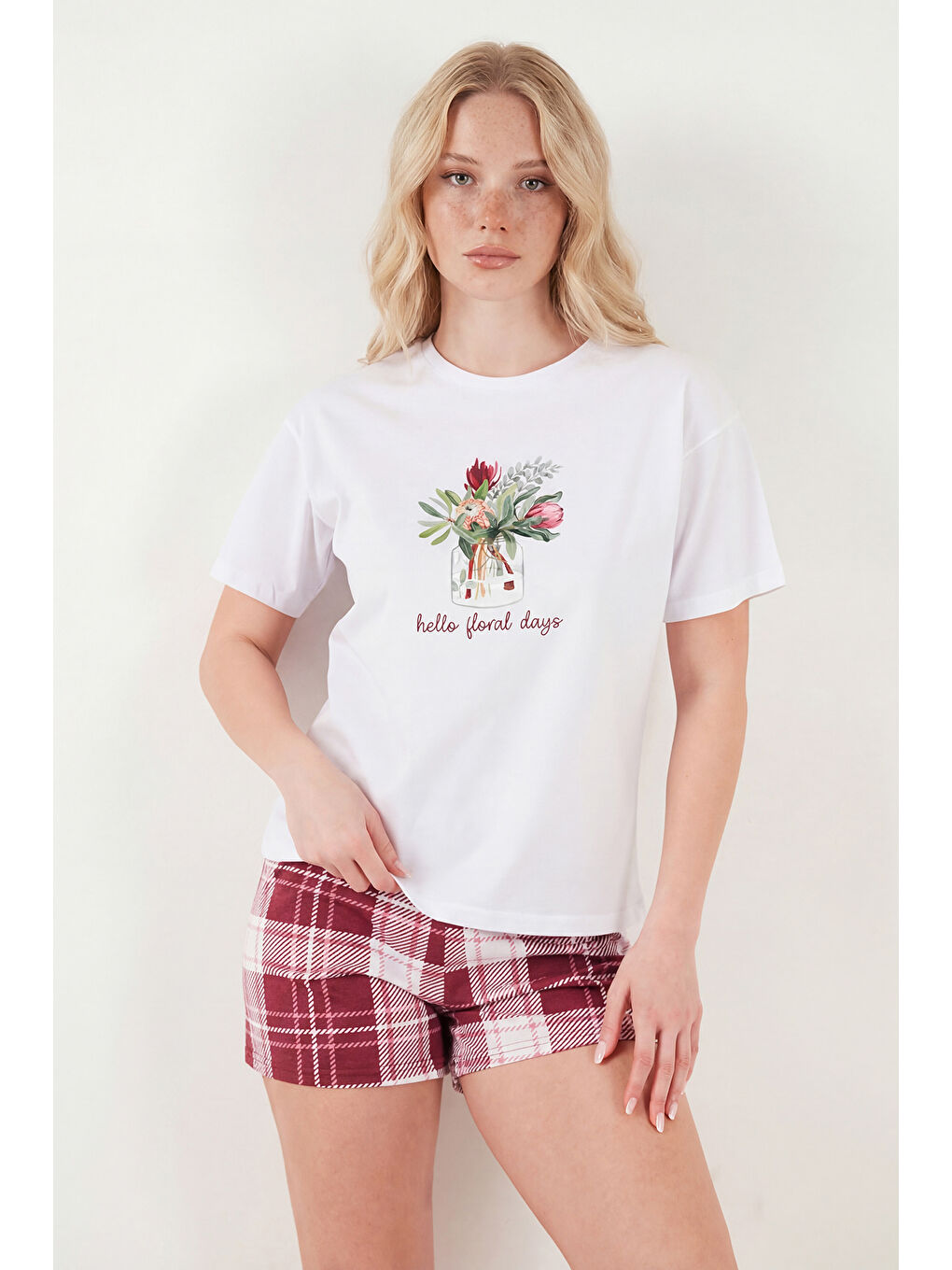 Beyaz % 100 Pamuk Regular Fit Desenli Şortlu Kadın Pijama Takımı 65790782-3