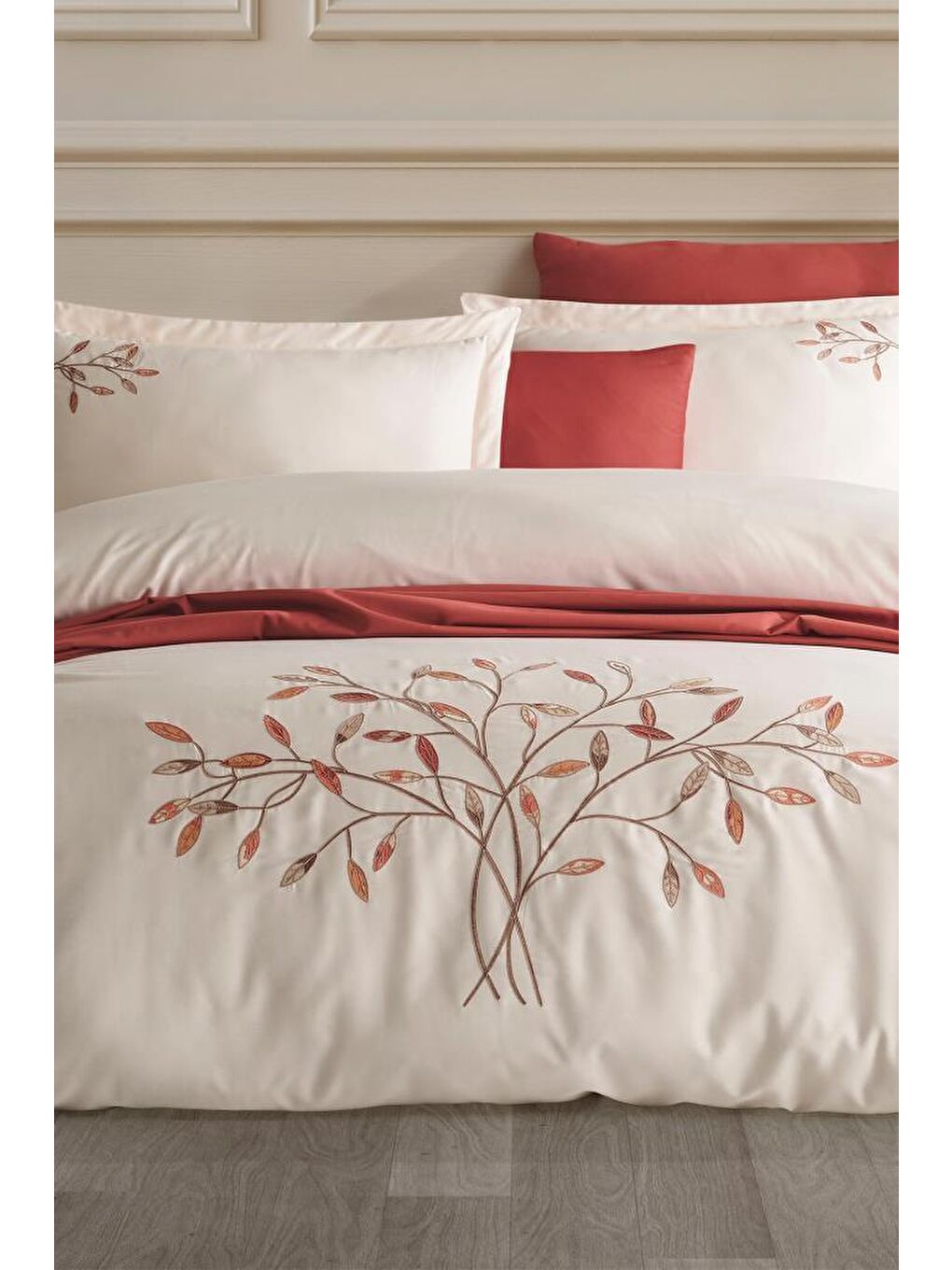 Ekru Amor Nakışlı %100 Pamuk Saten Çift Kişilik Nevresim Takımı
