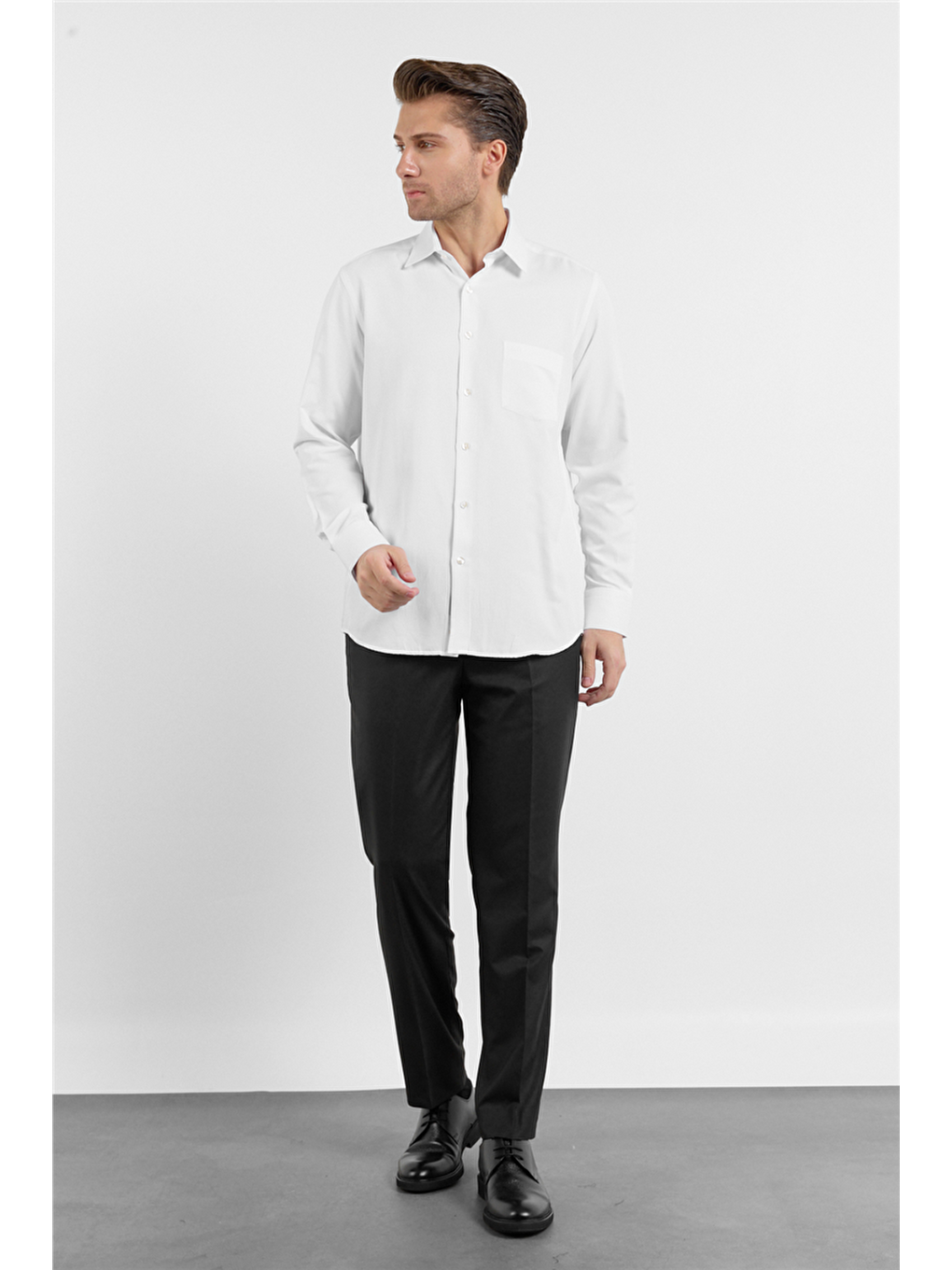 Beyaz Çizgili Desen Sert Yaka Uzun Kol Cepli Comfort Fit Pamuklu Gömlek 1004255268-1