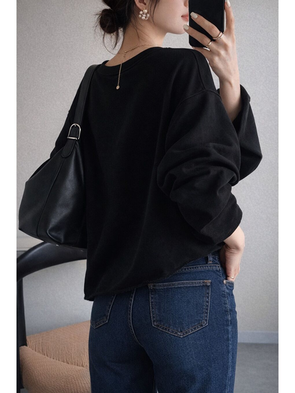 Siyah Oversize Kesim Bisiklet Yaka Uzun Kollu Sweatshirt-1