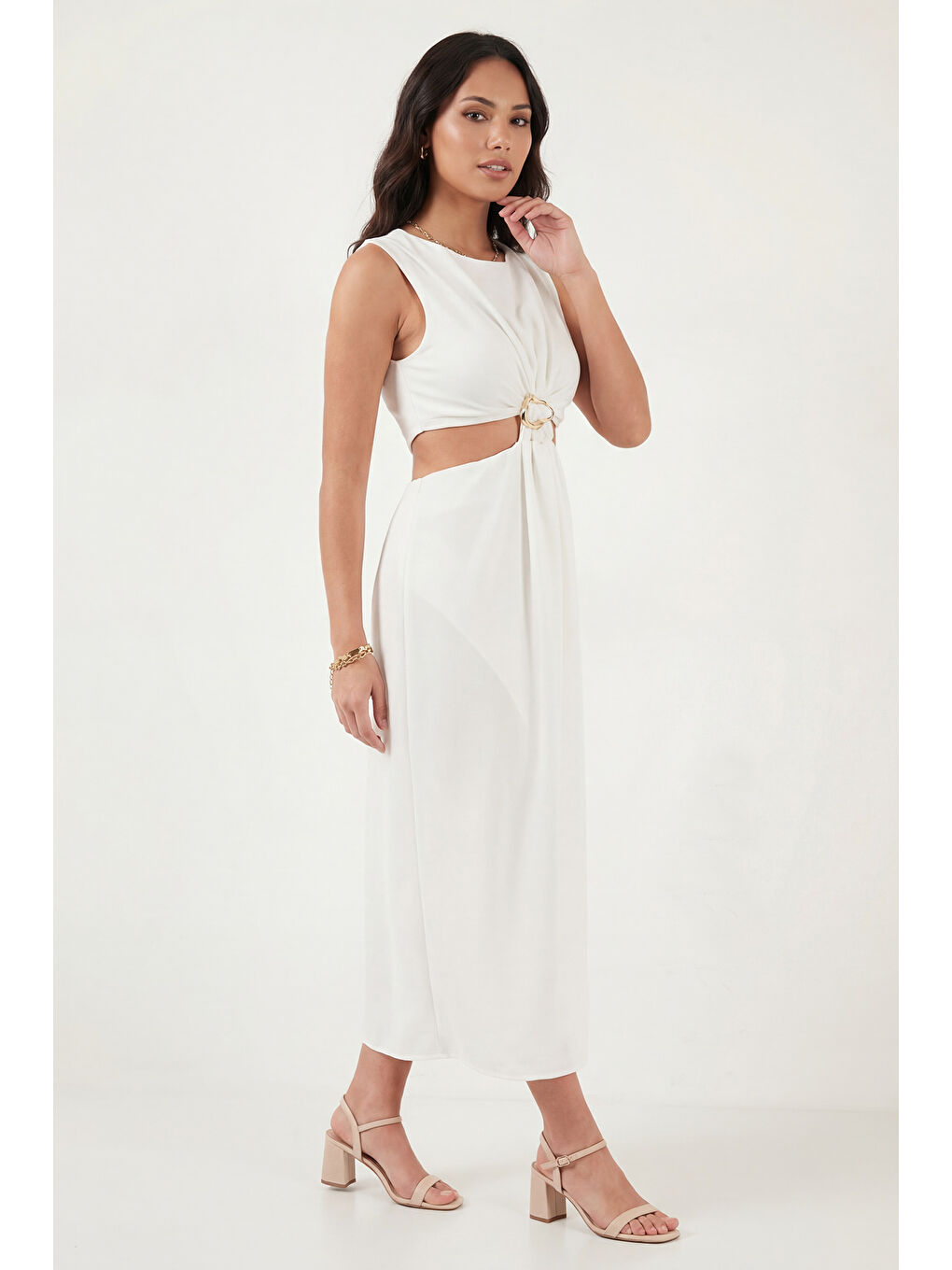 Ekru A Kesim Bisiklet Yaka Yırtmaçlı Aksesuar Detaylı Midi Boy Elbise 6525743-1