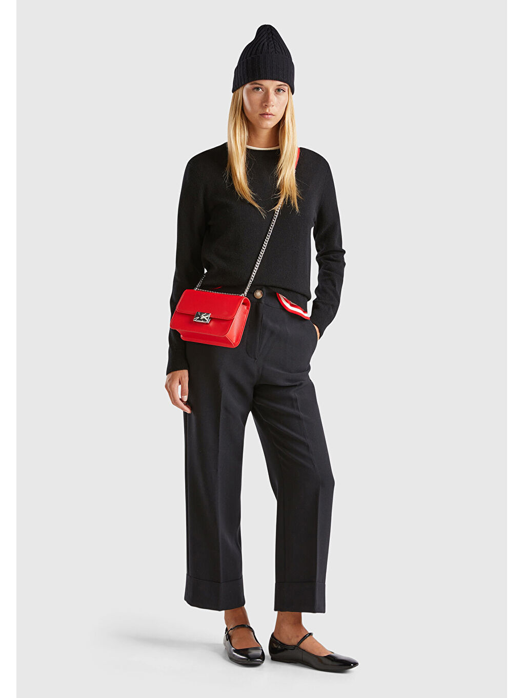 Kadın Siyah Yün ve Viskoz Karışımlı Pile Detaylı Kıvrık Paça Pantolon