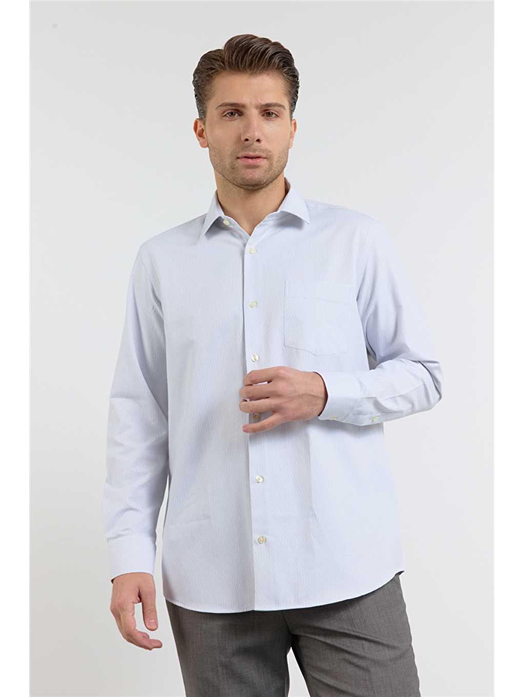 Optik Beyaz Kendinden Desenli Sert Yaka Uzun Kol Cepli Comfort Fit Pamuklu Gömlek 1004255226-2