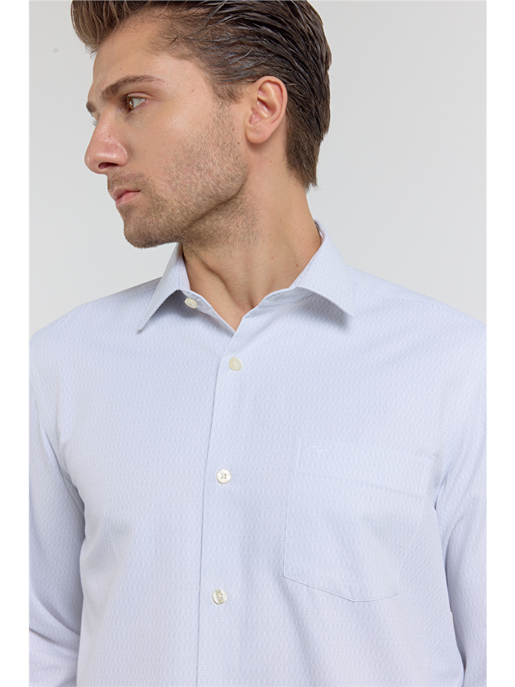 Optik Beyaz Kendinden Desenli Sert Yaka Uzun Kol Cepli Comfort Fit Pamuklu Gömlek 1004255226-3