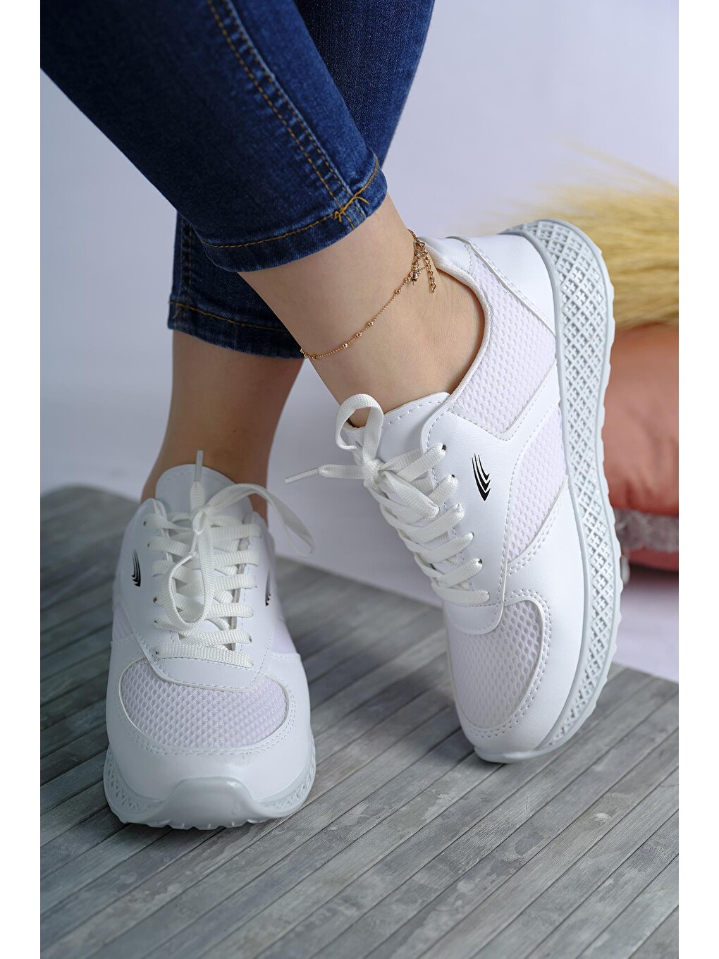 Beyaz Monica Kalın Taban Fileli Kadın Sneaker