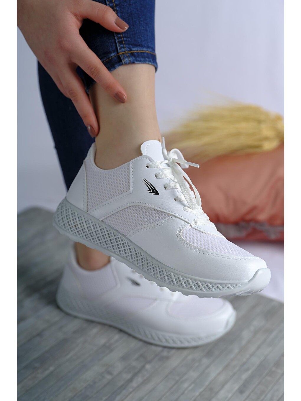 Beyaz Monica Kalın Taban Fileli Kadın Sneaker-3