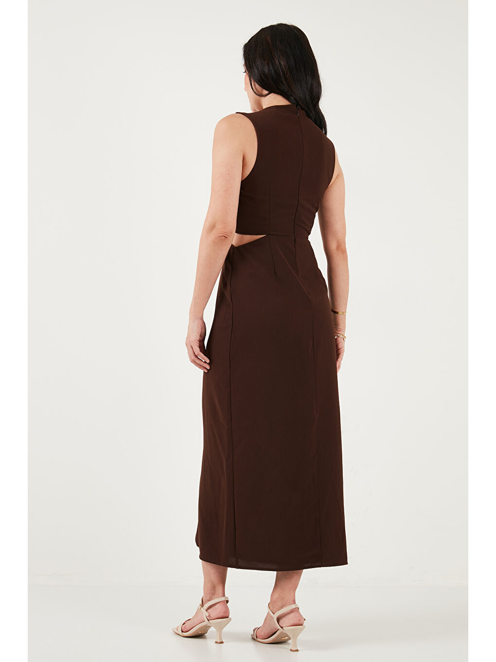 Kahverengi A Kesim Bisiklet Yaka Yırtmaçlı Aksesuar Detaylı Midi Boy Elbise 6525743-5