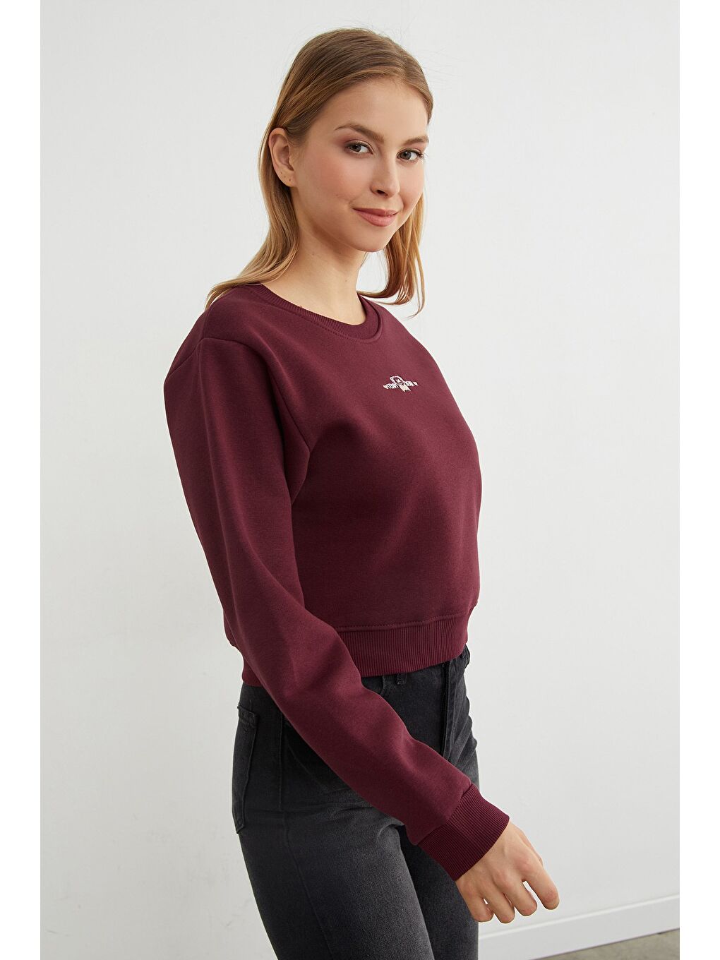 Bordo 3 İplik Ayıcık Nakışlı Crop Sweatshirt-2