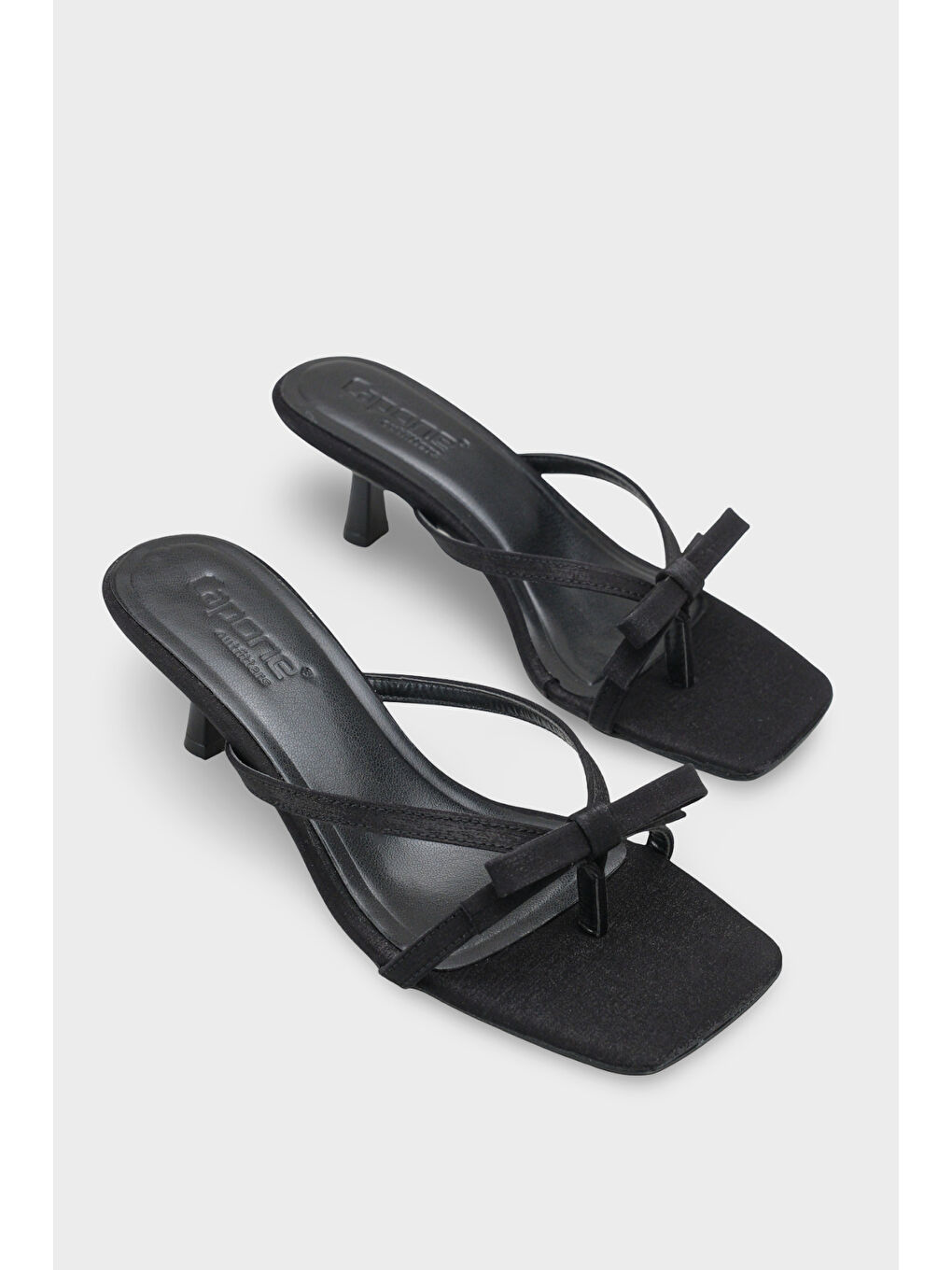 Siyah Rebekah Saten Orta Topuklu Küt Burunlu Kadın Terlik-1