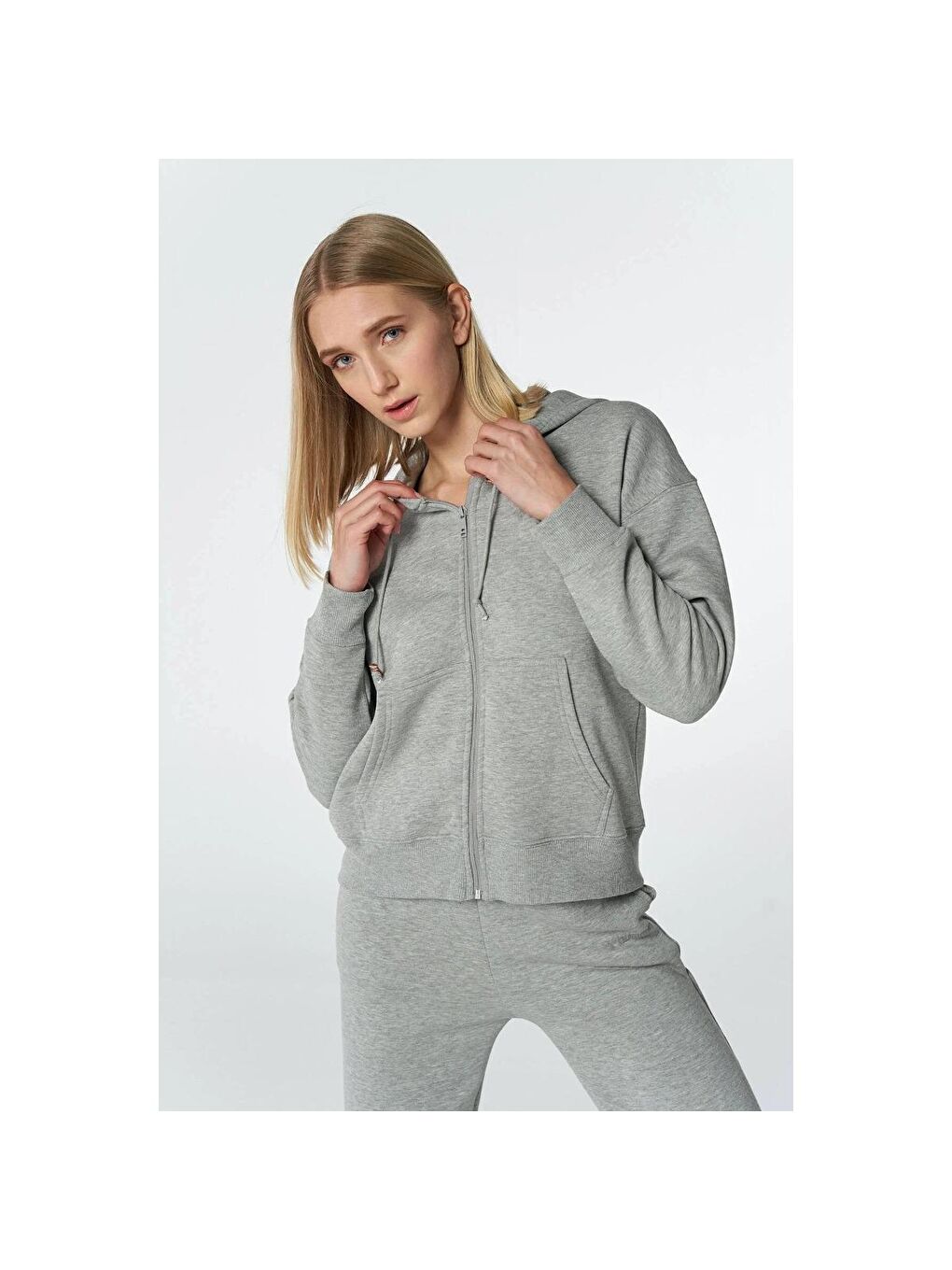 Ipomea Kadın Gri Kapüşonlu Fermuarlı Sweatshirt