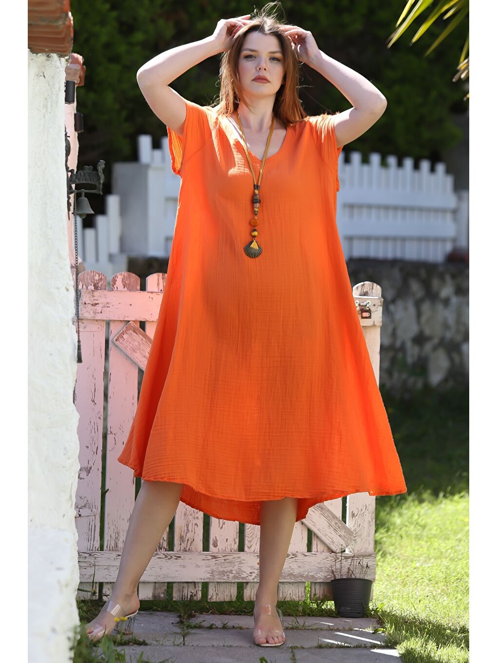 Turuncu V Yaka Düşük Kol Casual Müslin Dokuma Elbise Kloş Etek 115 63-1