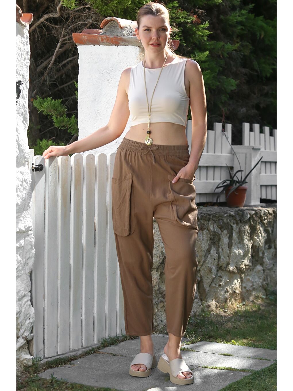 Kahverengi Organik Pamuk Tarçın Rengi Kargo Cepli Lastikli Ve Bağlamalı Bel Şalvar Dokuma Pantolon 100 65-3