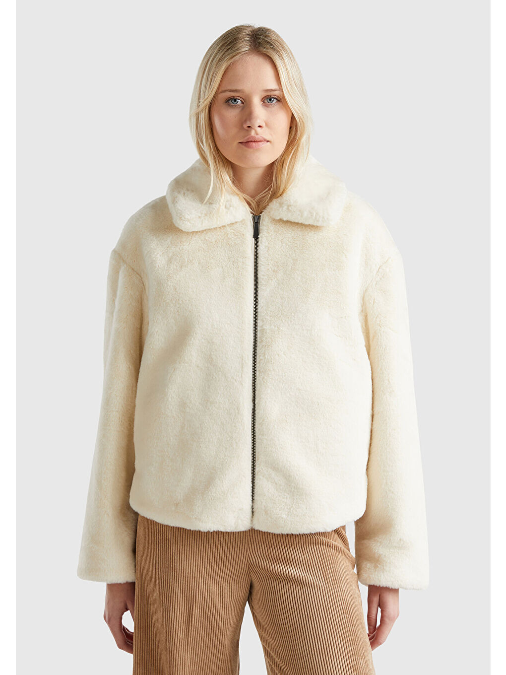 Ekru Kadın Krem Yaka Detaylı Önü Fermuar Kapamalı Yanları Cepli Teddy Mont-1