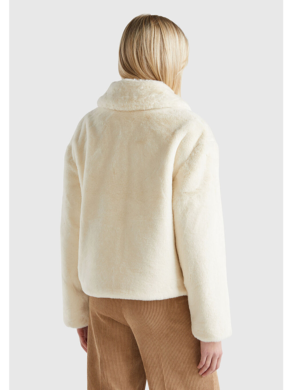 Ekru Kadın Krem Yaka Detaylı Önü Fermuar Kapamalı Yanları Cepli Teddy Mont-2