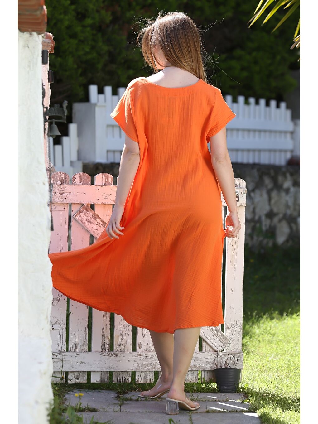 Turuncu V Yaka Düşük Kol Casual Müslin Dokuma Elbise Kloş Etek 115 63-6