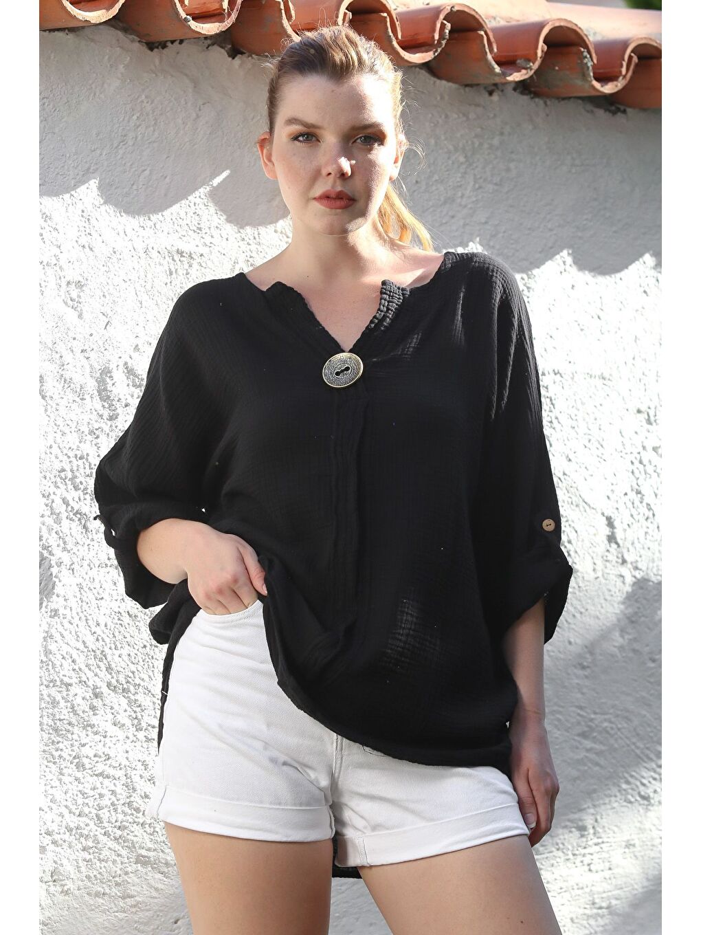 Siyah Havuz Yaka Düğmeli 3/4 Kol Yıkamalı Casual Müslin Dokuma Bluz 75 70