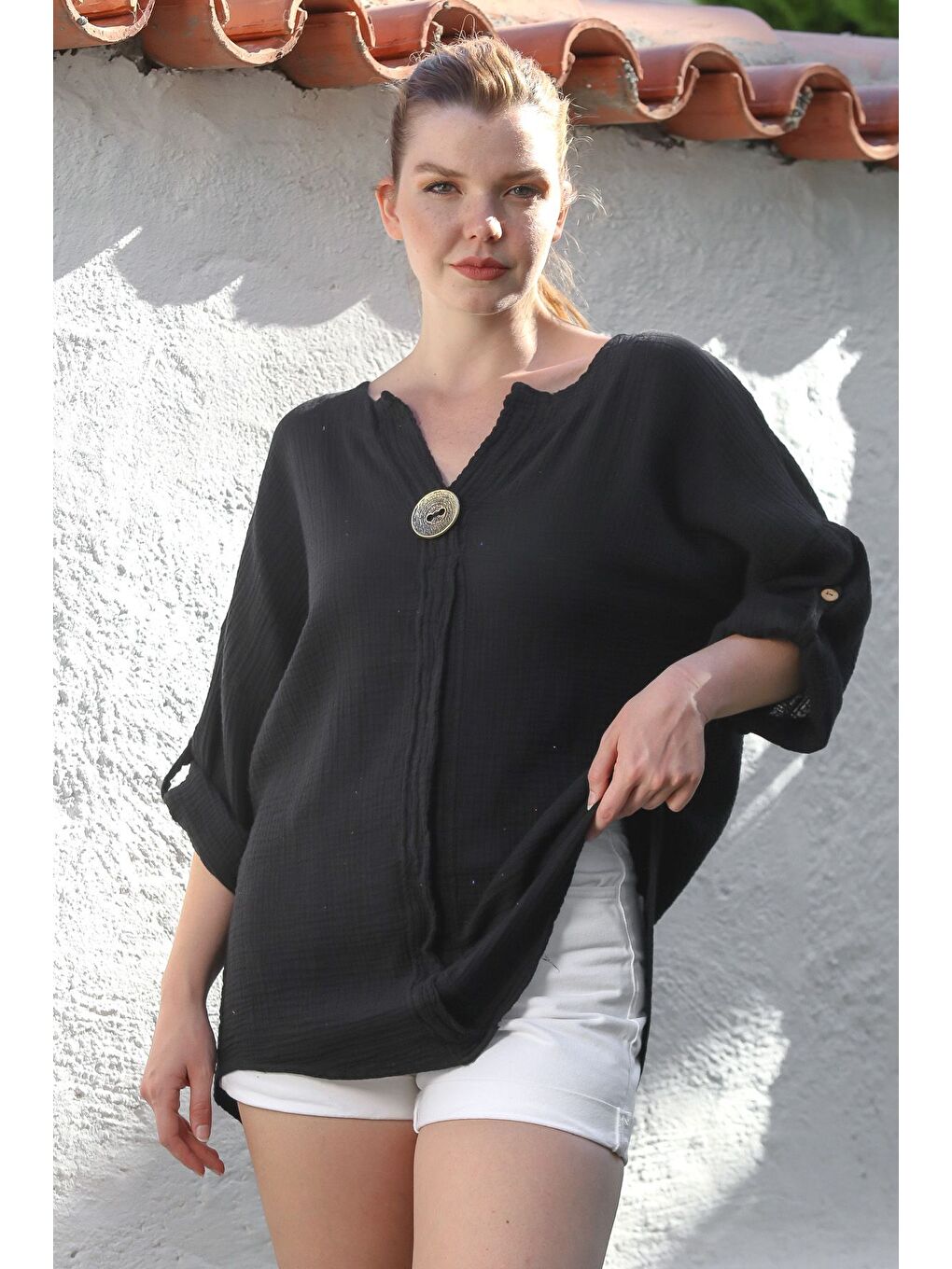 Siyah Havuz Yaka Düğmeli 3/4 Kol Yıkamalı Casual Müslin Dokuma Bluz 75 70-2