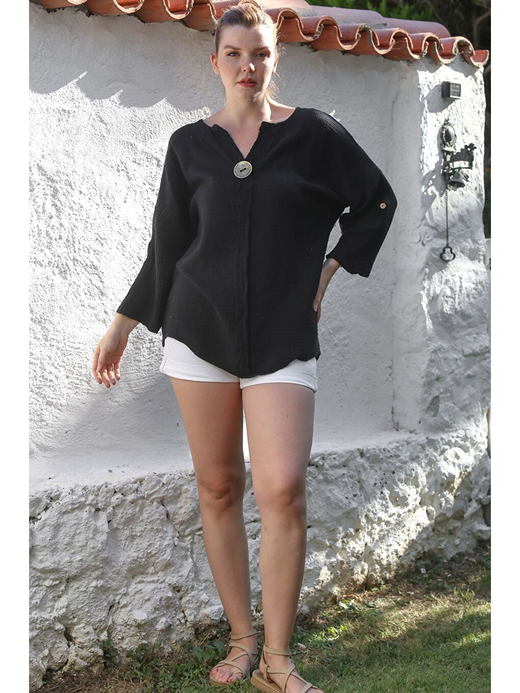 Siyah Havuz Yaka Düğmeli 3/4 Kol Yıkamalı Casual Müslin Dokuma Bluz 75 70-6