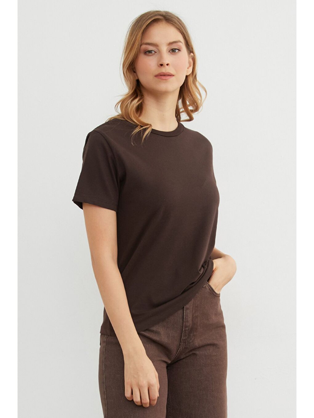 Kahverengi Basic Bisiklet Yaka Tişört-1