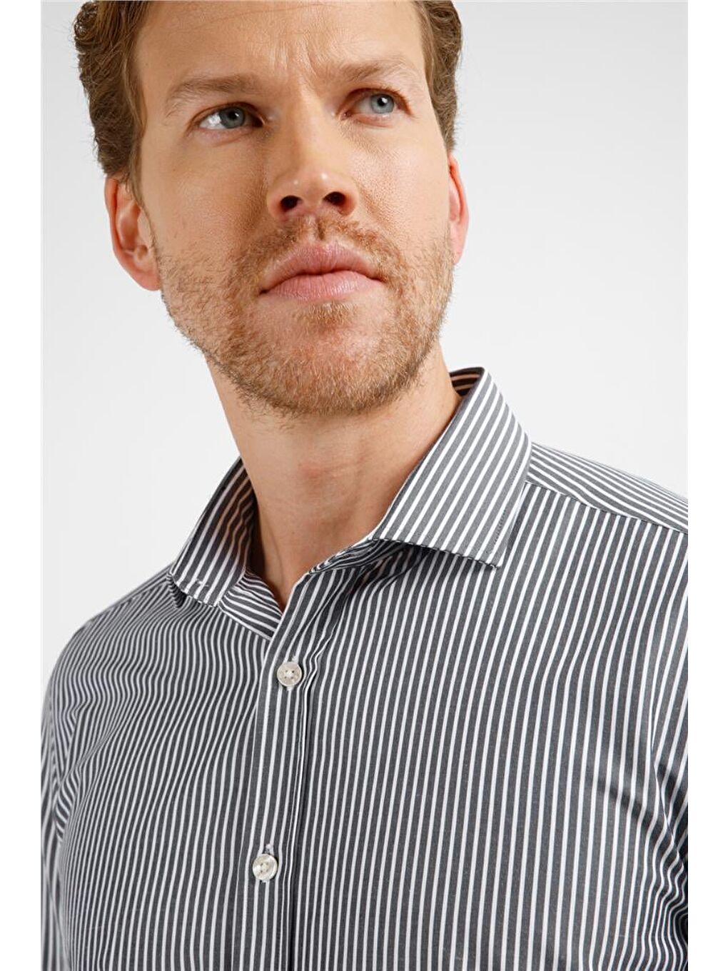Siyah - Beyaz Çizgili Desen İtalyan Yaka Uzun Kol Cepsiz Slim Fit Pamuklu Gömlek 1004255217-3