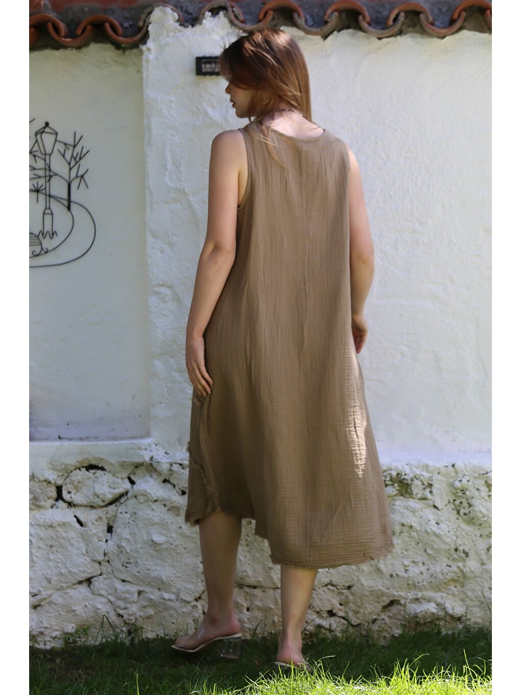 Kahverengi Sütlü Kahve Havuz Yaka Kolsuz Pis Dikişli Casual Müslin Dokuma Elbise 120 63-5