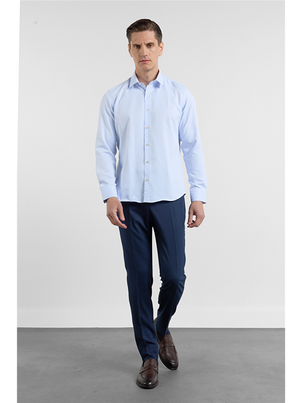 Mavi - Beyaz Kendinden Desenli Sert Yaka Uzun Kol Cepsiz Slim Fit Pamuklu Gömlek 1004255214-1