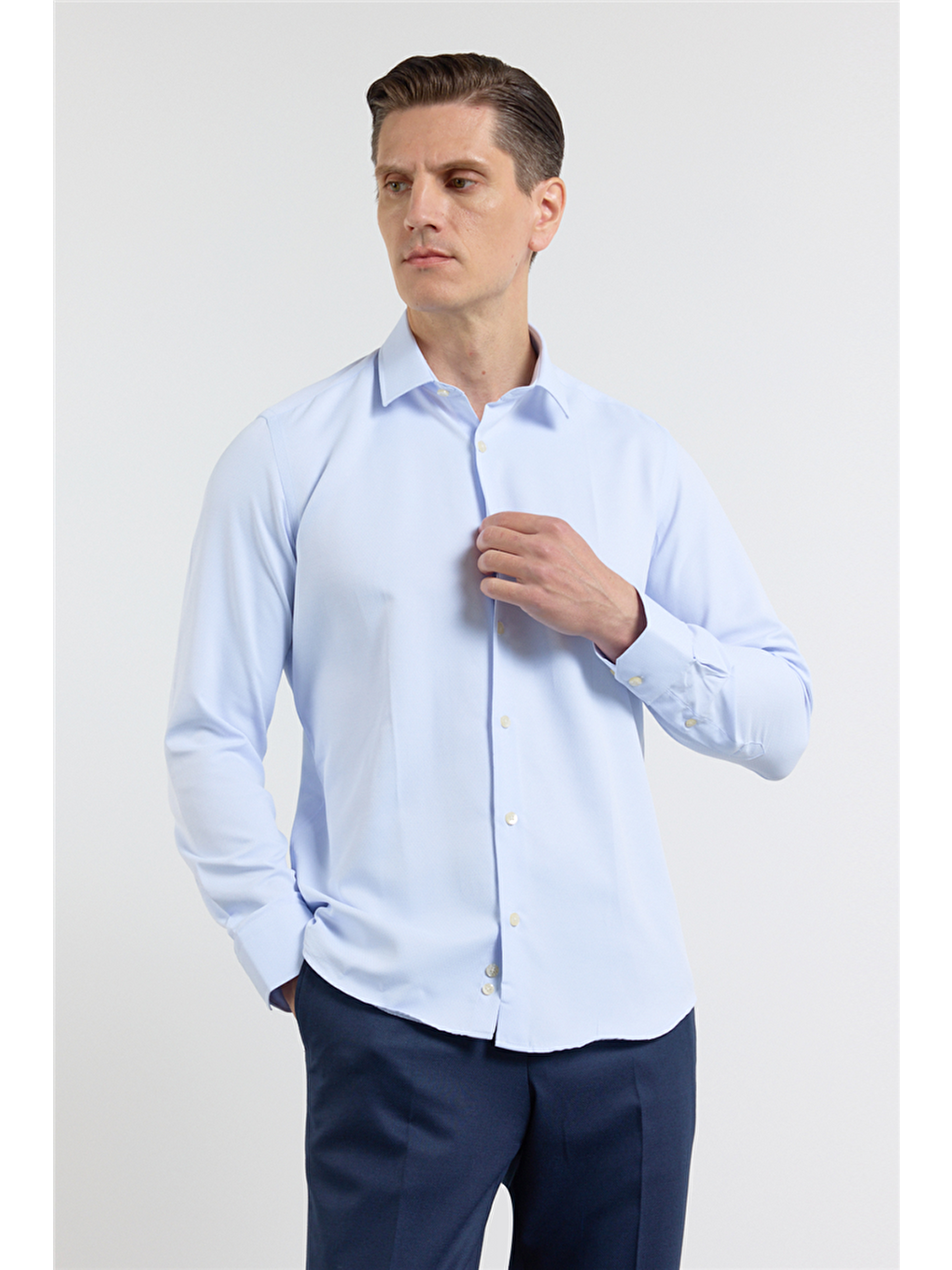 Mavi - Beyaz Kendinden Desenli Sert Yaka Uzun Kol Cepsiz Slim Fit Pamuklu Gömlek 1004255214-2