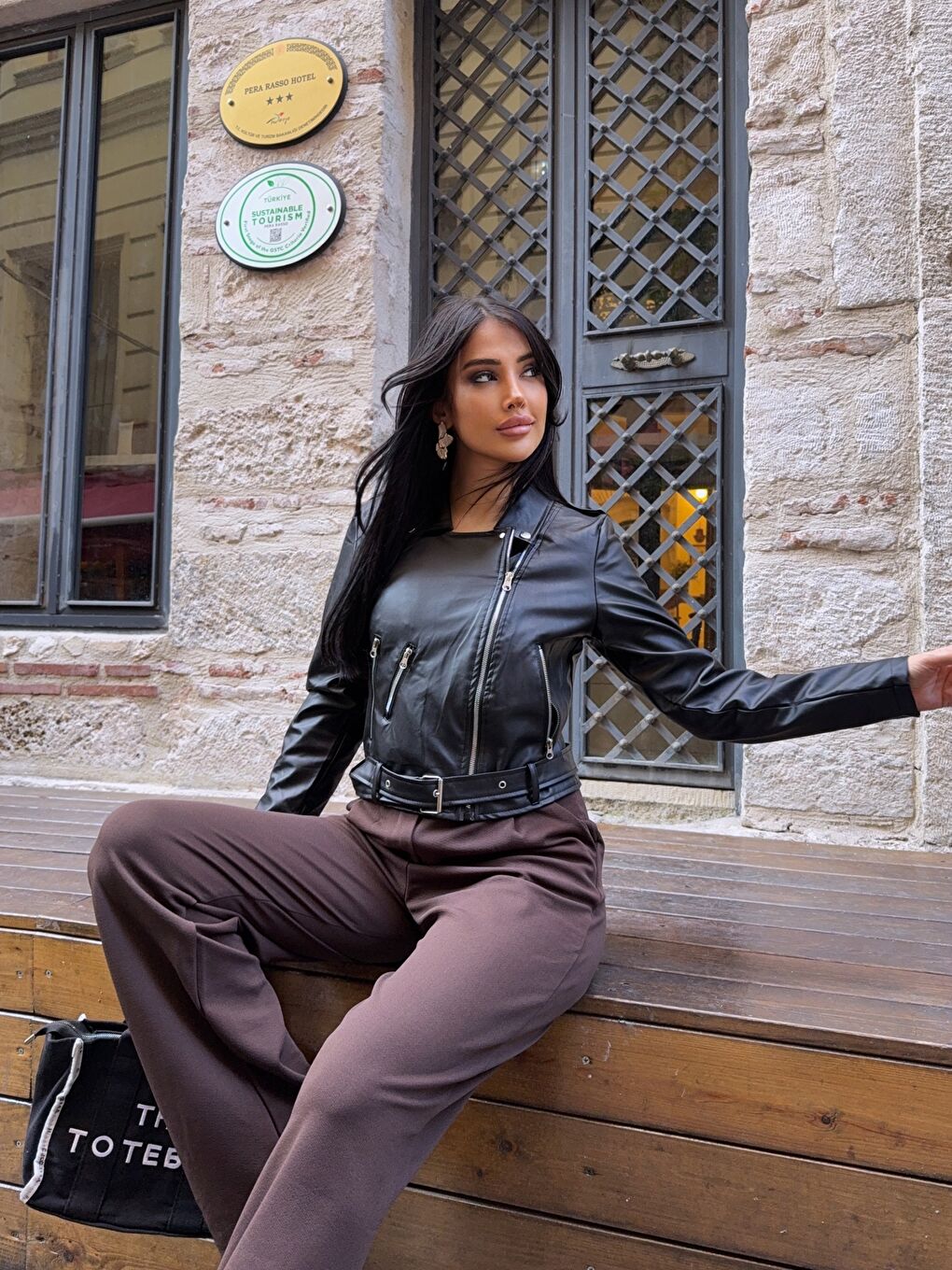 Siyah Fermuar Detay Tasarım Deri Ceket