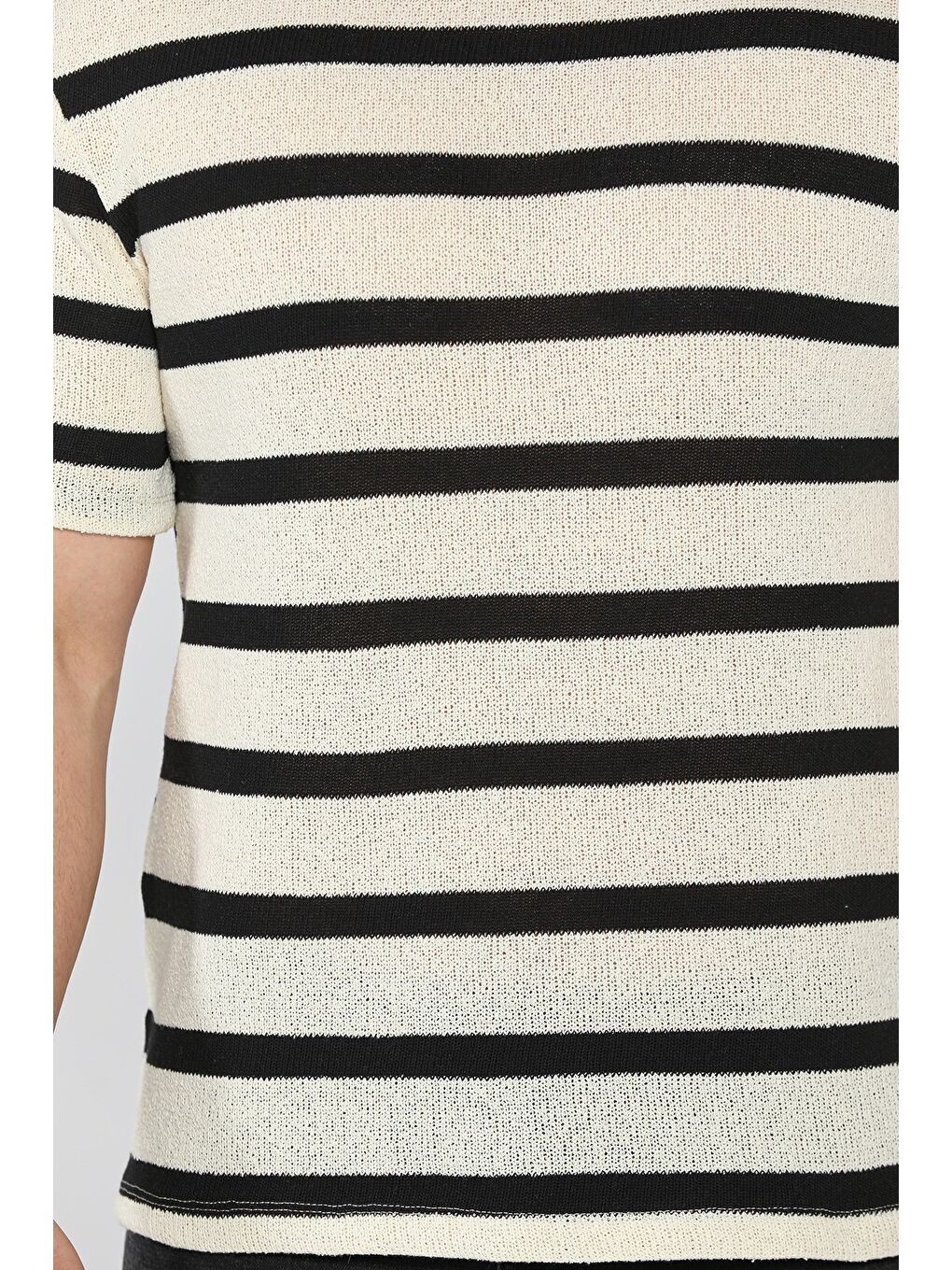 Ekru Erkek Bisiklet Yaka Şerit Desenli Örme Tişört-3