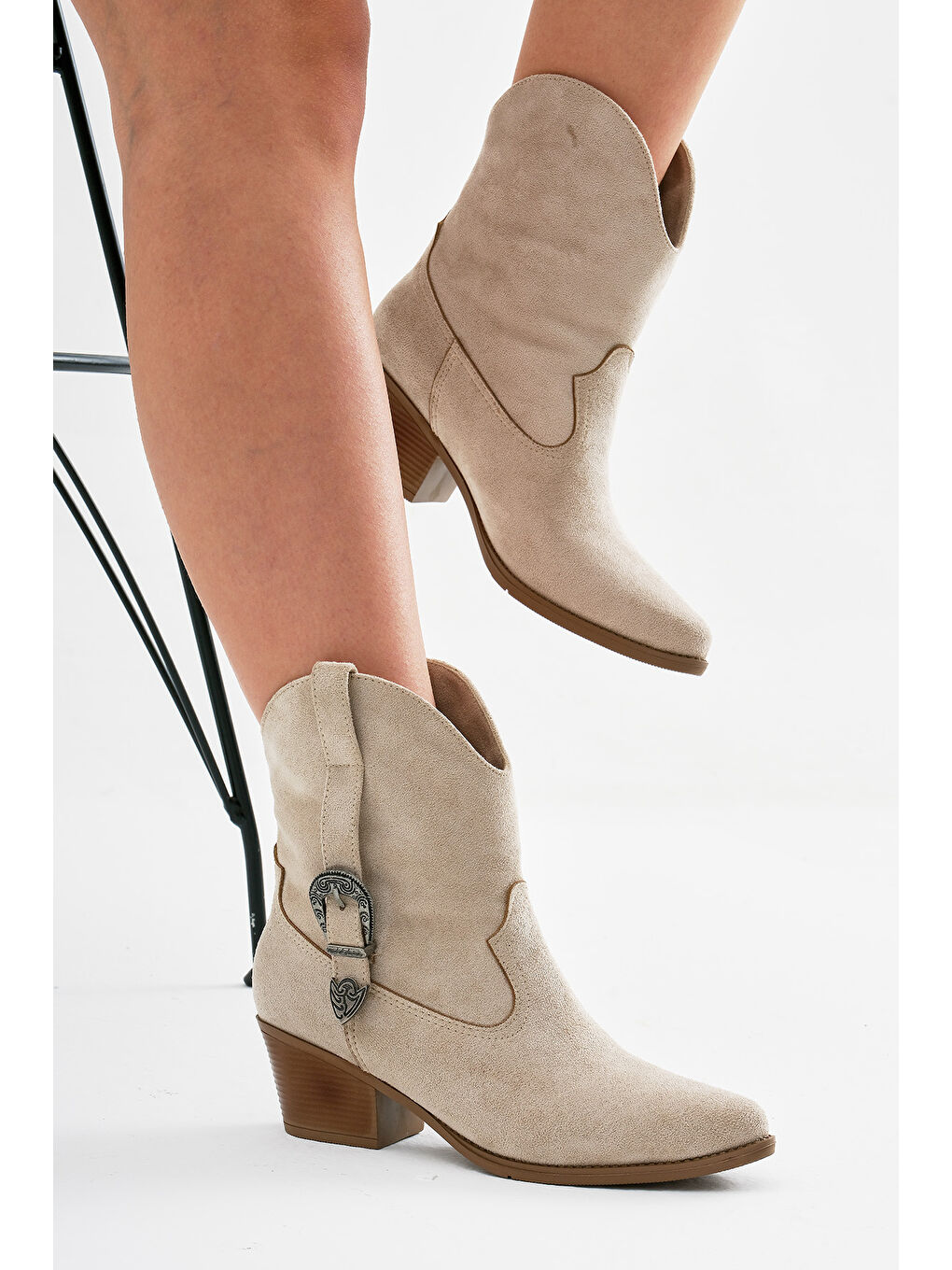 Bej Kadın Ten Süet Termo Taban Tokalı Sivri Burunlu Western Kovboy Bot