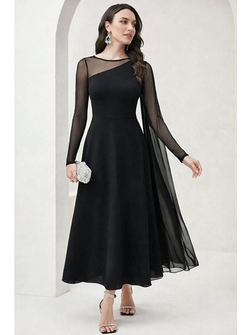 Siyah Kadın Uzun Kollu Yarı Balıkçı Yaka Tül Detaylı Uzun Sandy Elbise