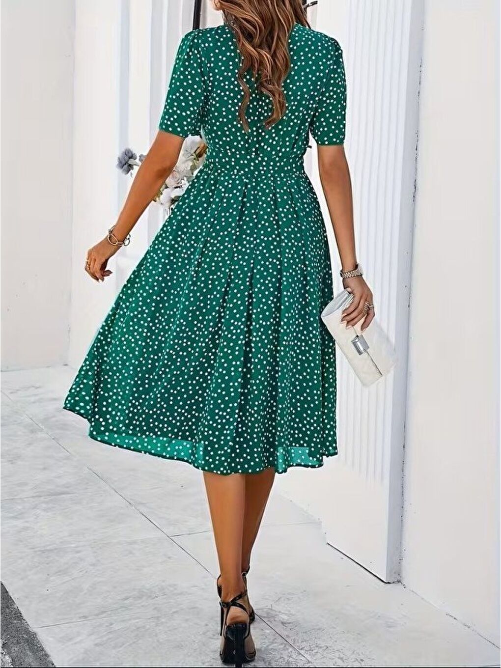 Yeşil Kadın Kısa Kollu Bisiklet Yakalı Puantiyeli Kısa Süprem Elbise-3