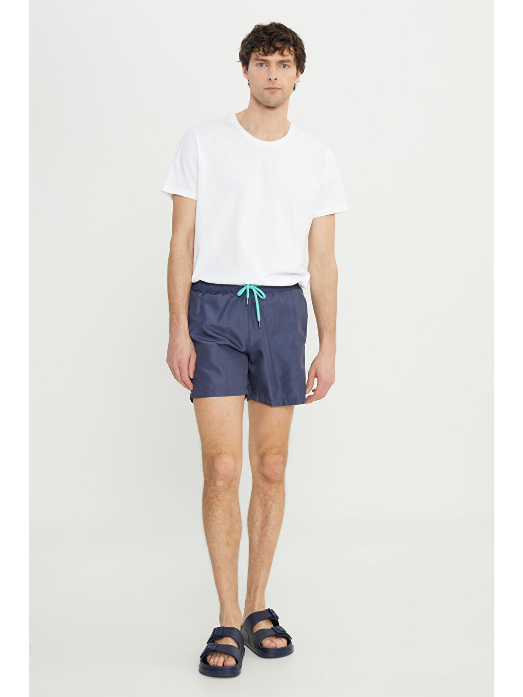 Erkek Lacivert Standart Fit Normal Kesim Cepli Hızlı Kuruyan Desenli Deniz Şortu-4