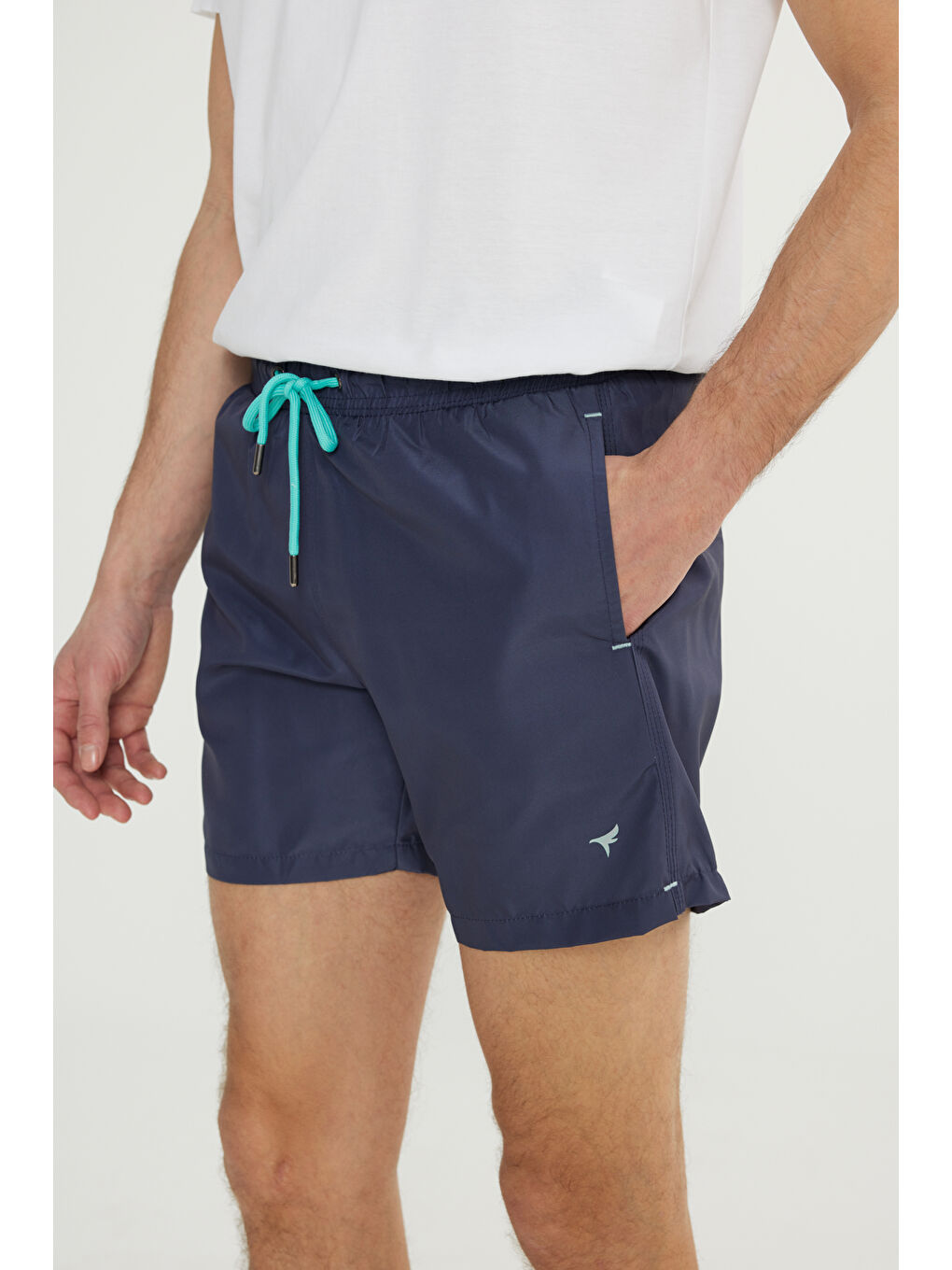 Erkek Lacivert Standart Fit Normal Kesim Cepli Hızlı Kuruyan Desenli Deniz Şortu-6