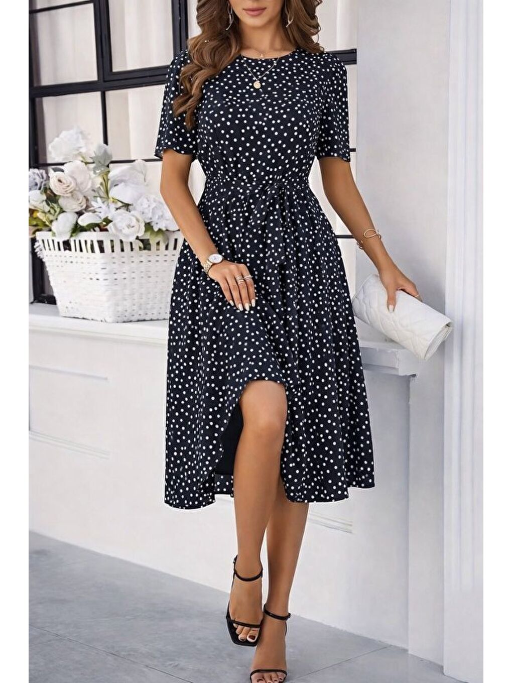 Siyah Kadın Kısa Kollu Bisiklet Yakalı Puantiyeli Kısa Süprem Elbise-1