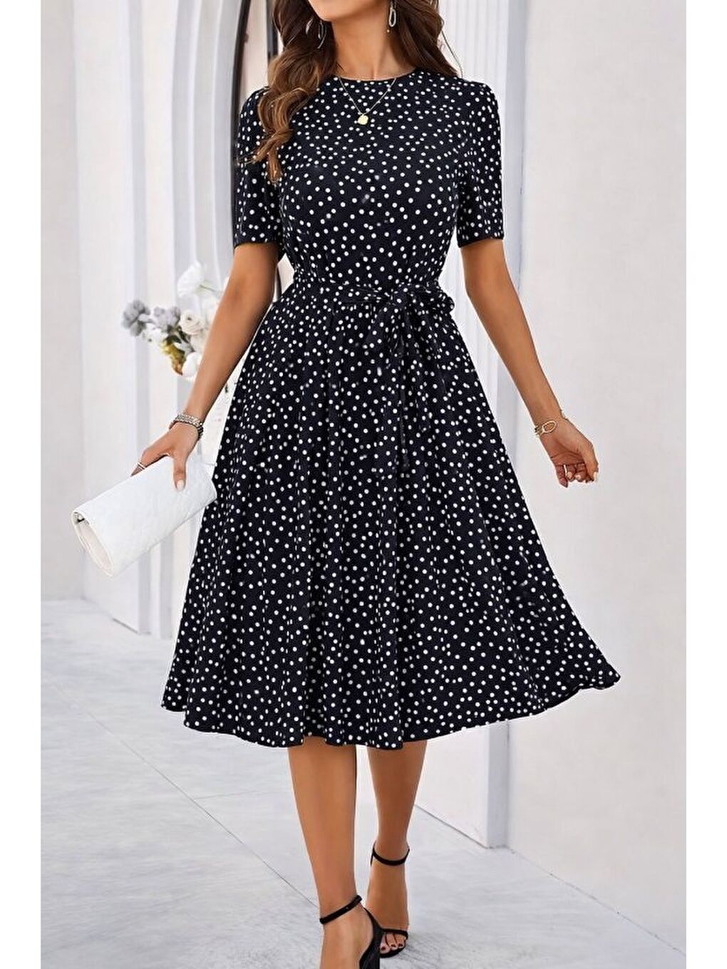 Siyah Kadın Kısa Kollu Bisiklet Yakalı Puantiyeli Kısa Süprem Elbise-2