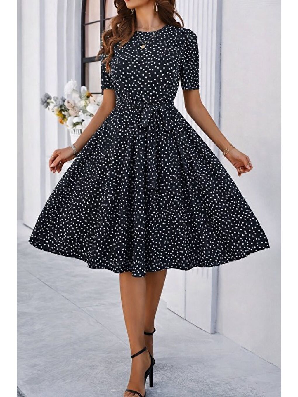 Siyah Kadın Kısa Kollu Bisiklet Yakalı Puantiyeli Kısa Süprem Elbise-3