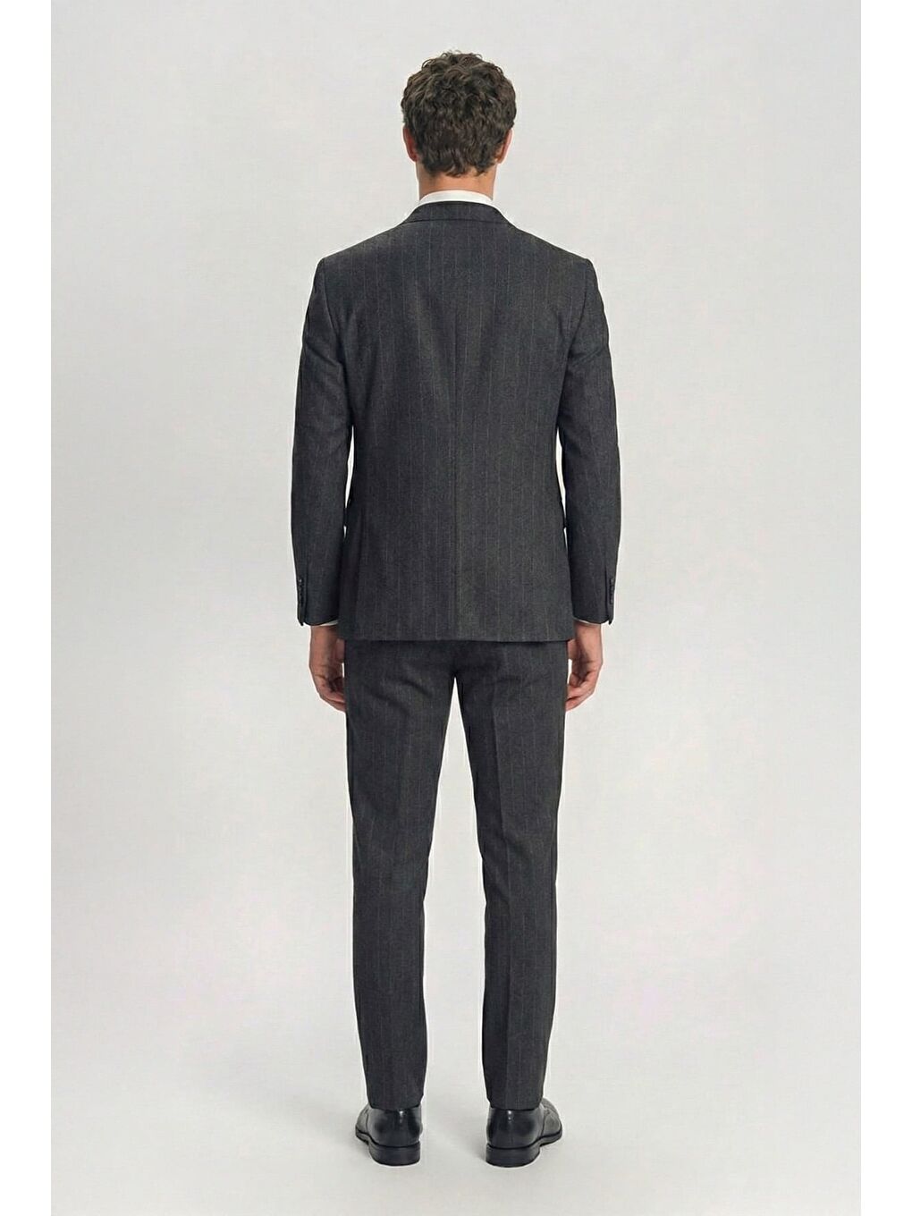 Giotelli Antrasit Yelekli Çizgili Sivri Yaka Roma Kalıp 6 Drop Tam Astarlı Erkek Takım Elbise-3