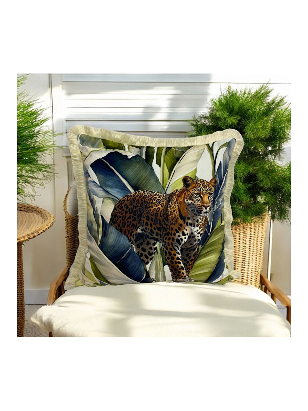 Yeşil Bitki  Leopar Desen Saçaklı Dekoratif Kırlent Kılıfı 45x45-1