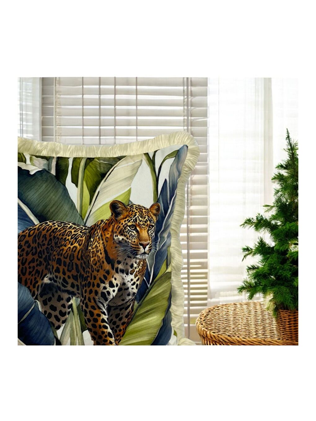 Yeşil Bitki  Leopar Desen Saçaklı Dekoratif Kırlent Kılıfı 45x45-2